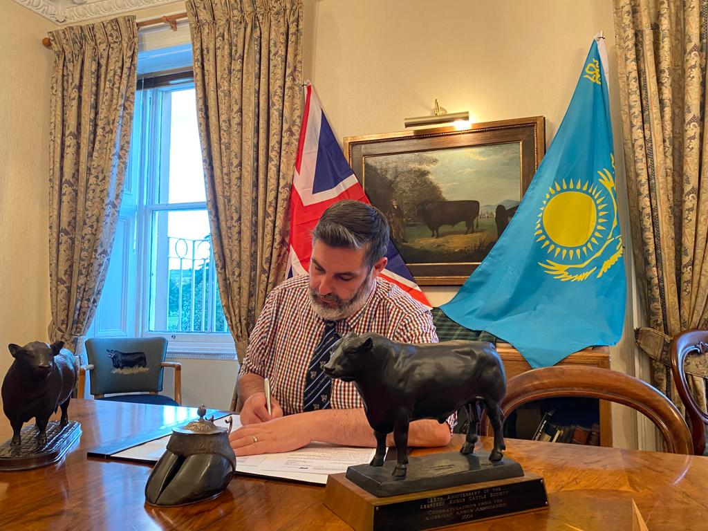 Robert signing memorandum of understanding